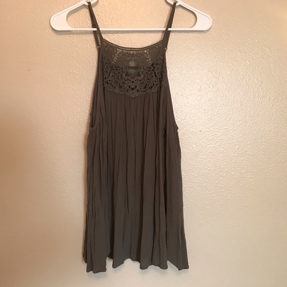 Olive green tank with sleeves - Picture 2 of 5